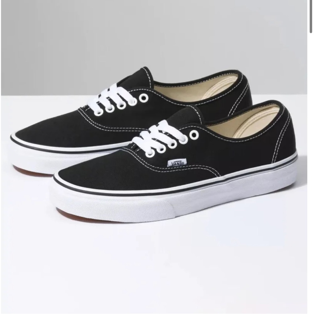 Vans Authentic Black Sneakers Skate Shoes BNWOT M3.5 W6 canvas sneakers low pro